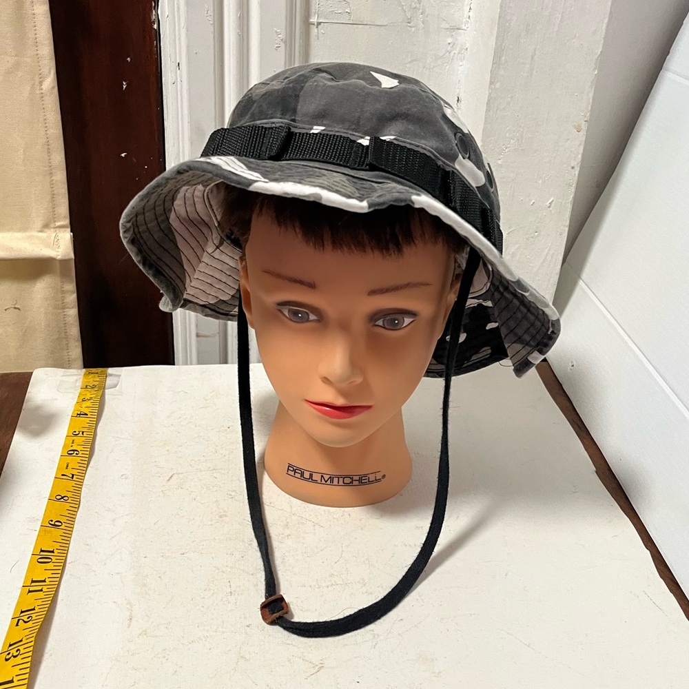 Military hat 7 and 3/4 black and gray